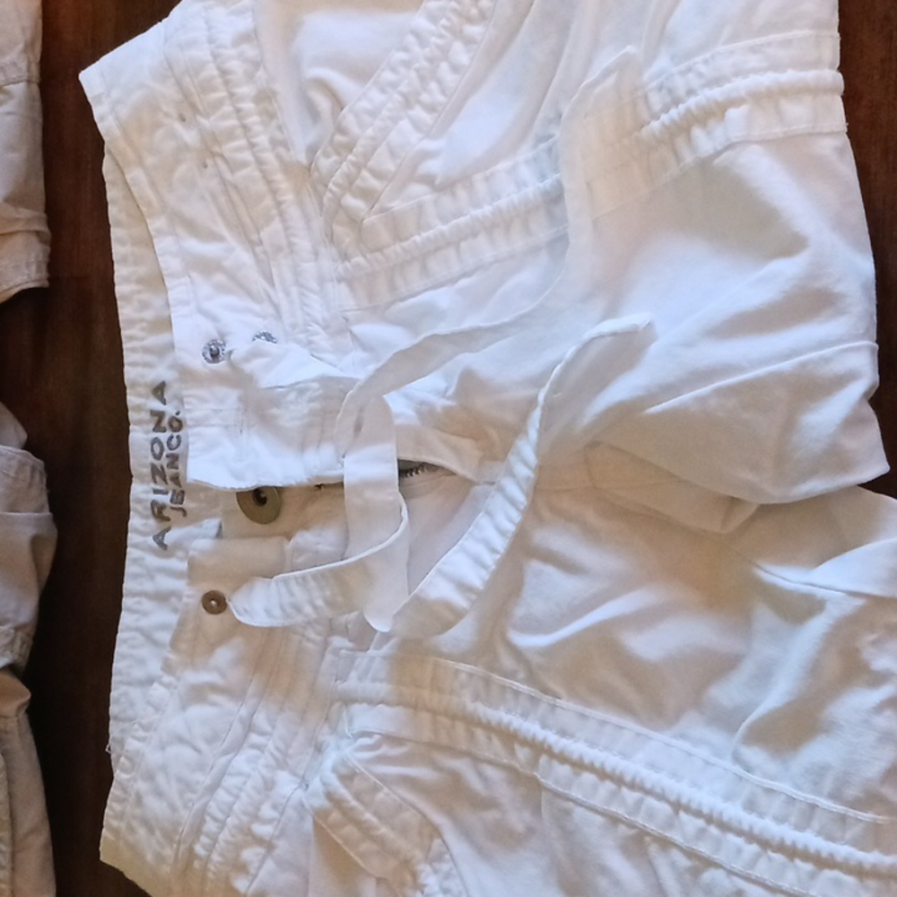 SOLD! Lot of 3/Arizona Capris Junior